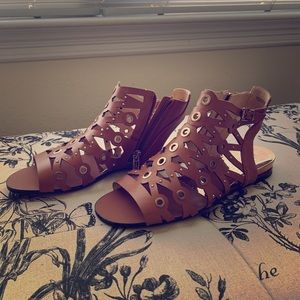NWB Vince Camuto sandals